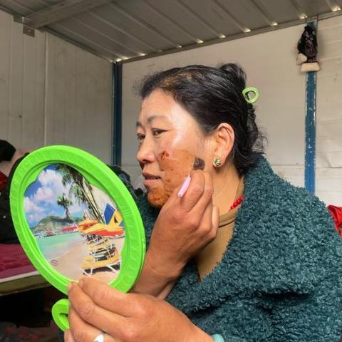 藏族网红面膜推荐，揭秘她们肌肤水润的秘密武器！