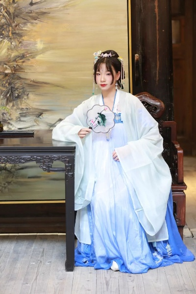 成人汉服女生版推荐品牌，穿越古今，美丽如斯