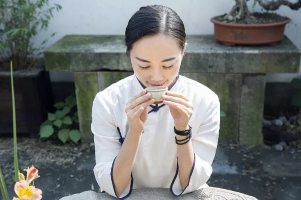 袭人偏爱哪款茶叶？揭秘她的茶艺品味