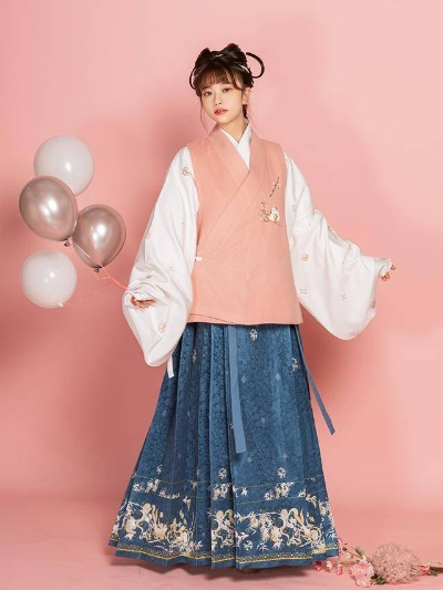 盘点那些性价比超高、显白的汉服品牌，让你美美哒！