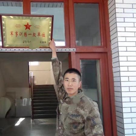 阿黑玩的服务器是哪个游戏？