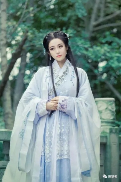 盘点那些平价又酷炫的汉服品牌，让你穿出古风潮流！