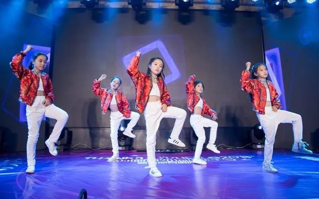 活力四溢！盘点那些让你跳动的舞蹈服装品牌