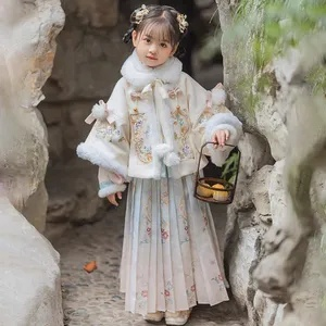 冬日童趣,大童汉服女装品牌的温暖与传承 冬日童趣,大童汉服女装品牌的温暖与传承