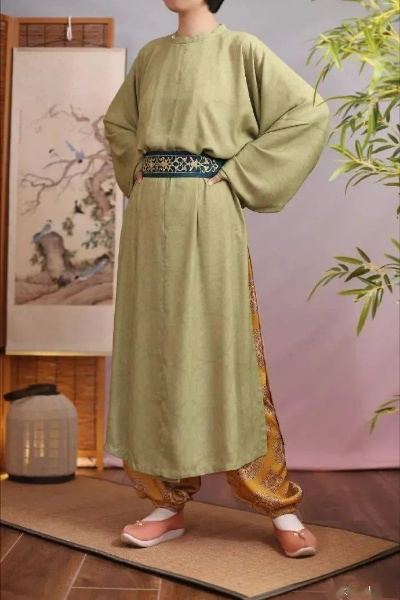 黄袍加身!2023最值得关注的男款汉服品牌全解析 黄袍加身!2023最值得关注的男款汉服品牌全解析